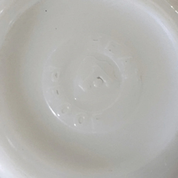 Vintage Federal Heat Proof Milk Glass Mugs x2 - Picture 8 of 10